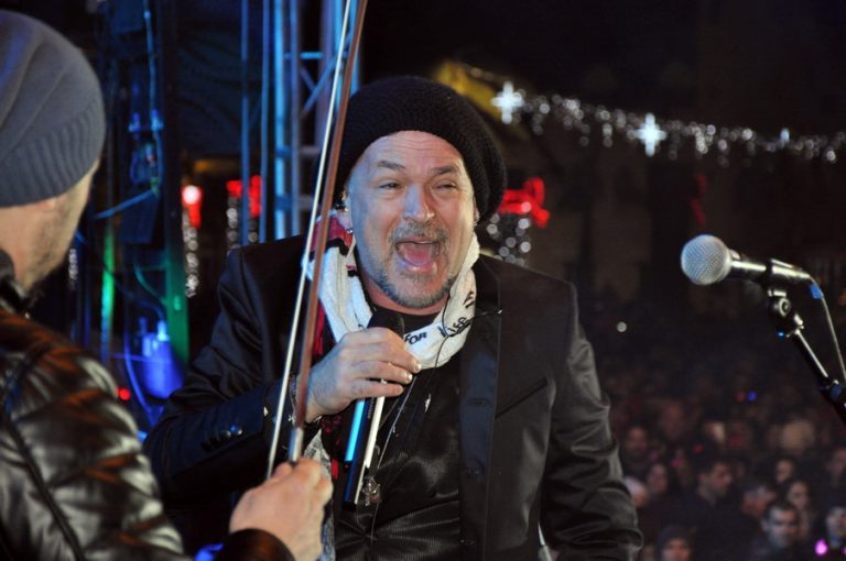 Tivćani i gosti uz Gibonnija dočekali Novu 2018. godinu (foto)