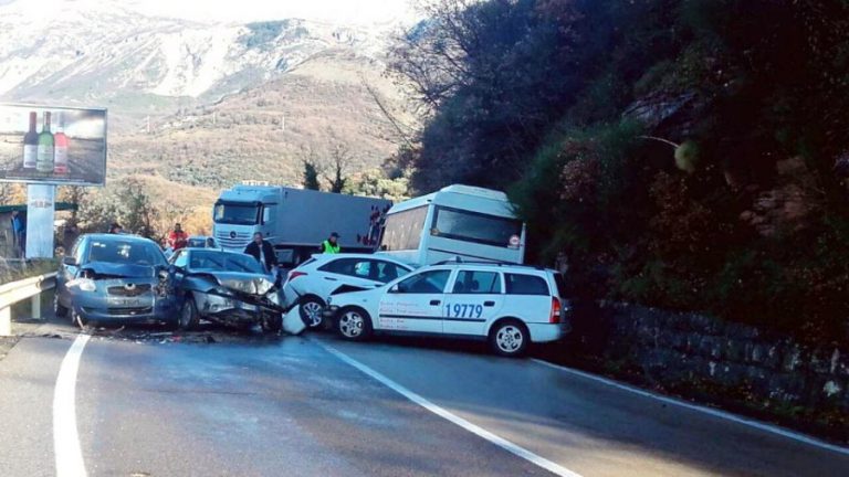 Šestoro povrijeđenih u udesu kod Svetog Stefana