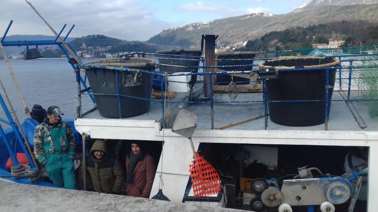 Italijanska ribarica sa sirijskim izbjeglicama stigla u Zeleniku