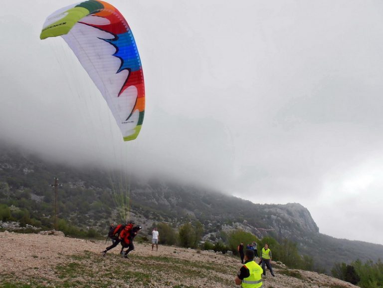 Održan 2. Paraglajding dan iznad Boke