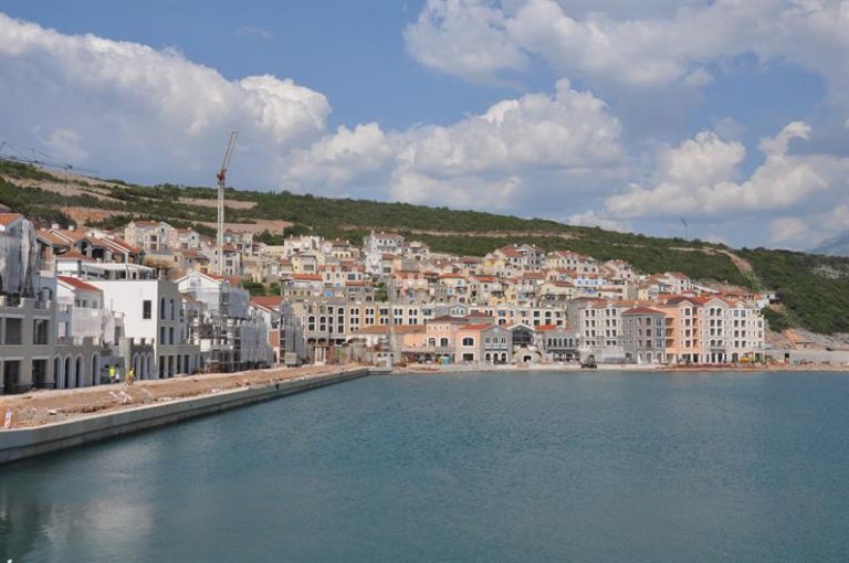 Budući turizmolozi posjetili Luštica Bay
