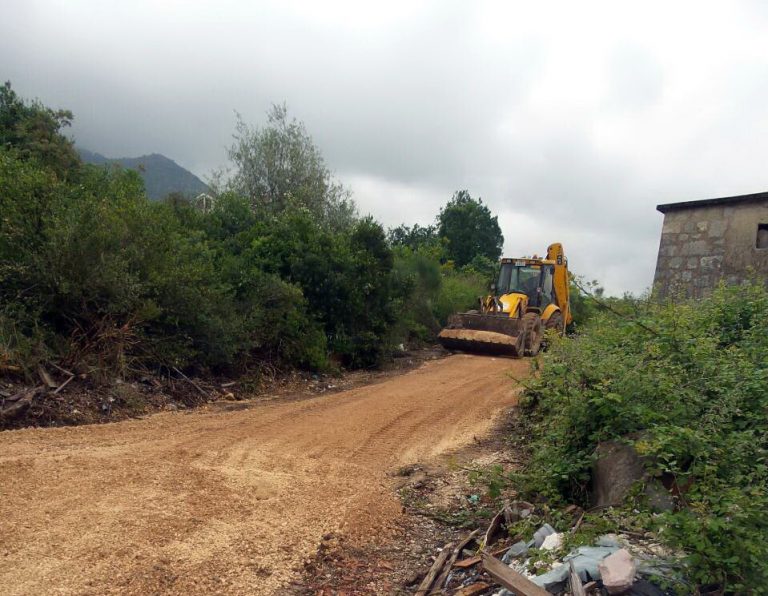 Tivat – probili protivpožarni put Seljanovo – Mažina