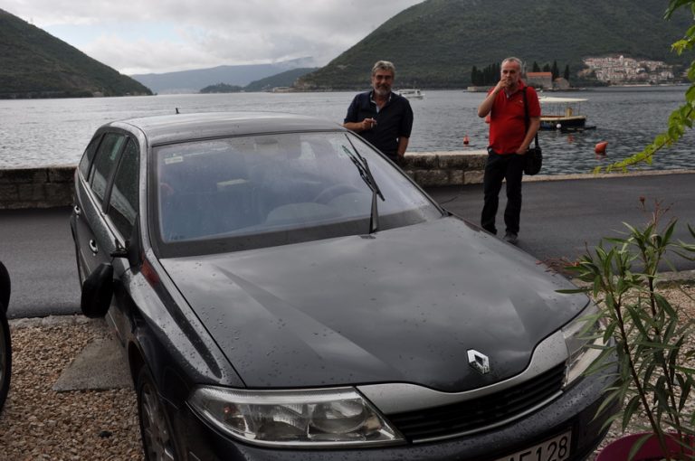 U Perastu demoliran automobil izvršnog direktora Festivala klapa Mikana Kovačevića