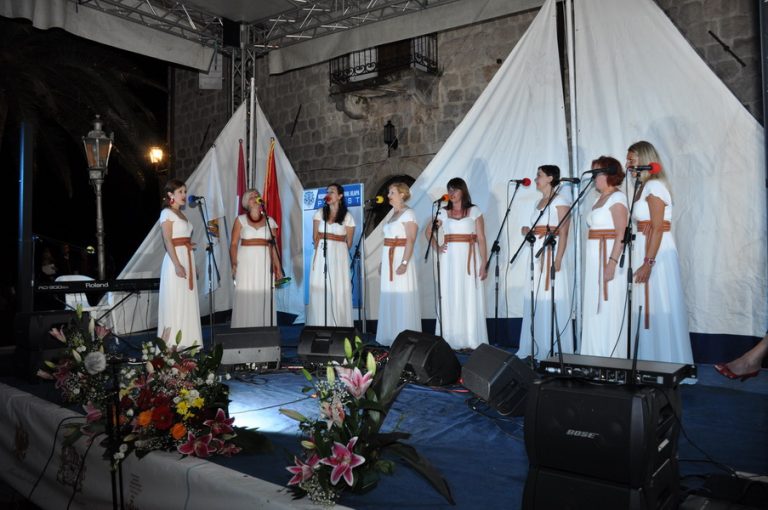 Festival klapa Perast – Skontradura najbolja u kategoriji ženskih klapa, po ocjeni publike klapa Mir