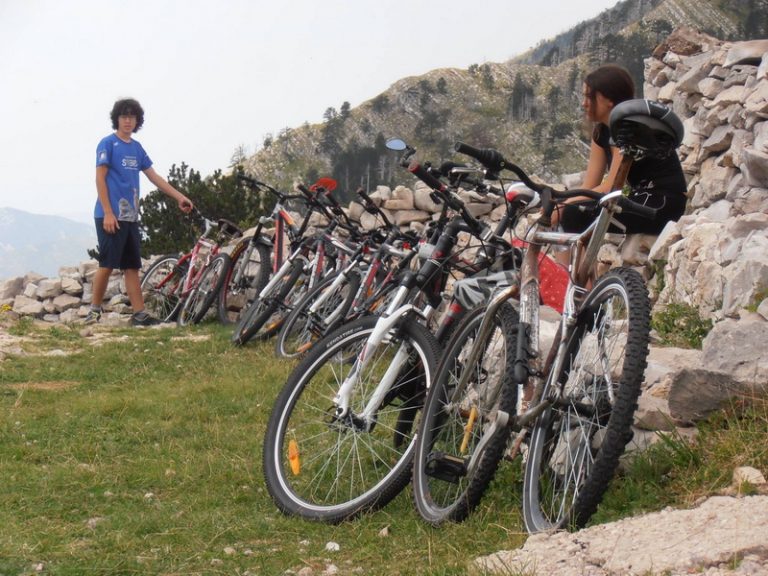 Dok se Boka “kuvala” na 36 stepeni učesnici  „Mountain bike dana na Orjenu“ uživali na…