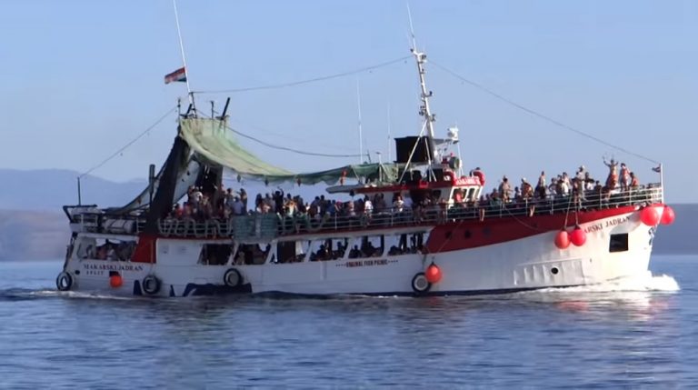 Ovaj brod već je 20 godina atrakcija kakve nema u Dalmaciji, a kapetan otkriva tajnu uspjeha