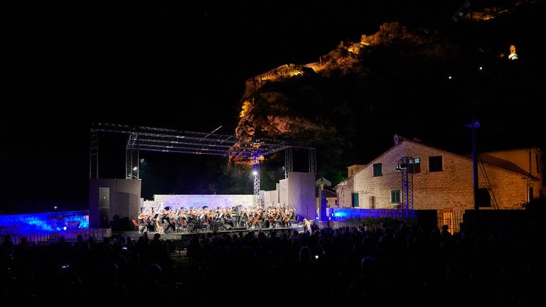Crnogorski simfonijski orkestar oduševio publiku u Kotoru