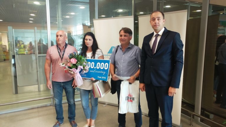 Preko Aerodroma Tivat danas prošao milioniti putnik od početka godine