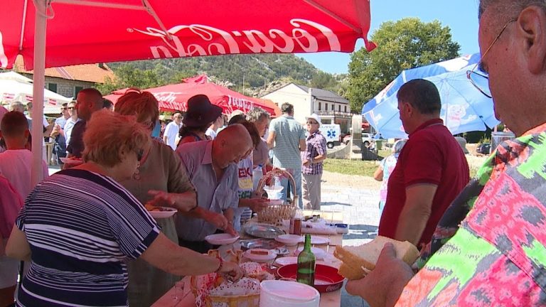 Održana tradicionalna manifestacija “Njeguška trpeza”