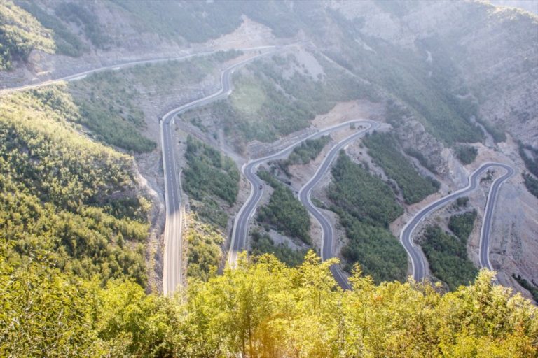 Od Podgorice do Gusinja živopisnim krajolicima za dva sata