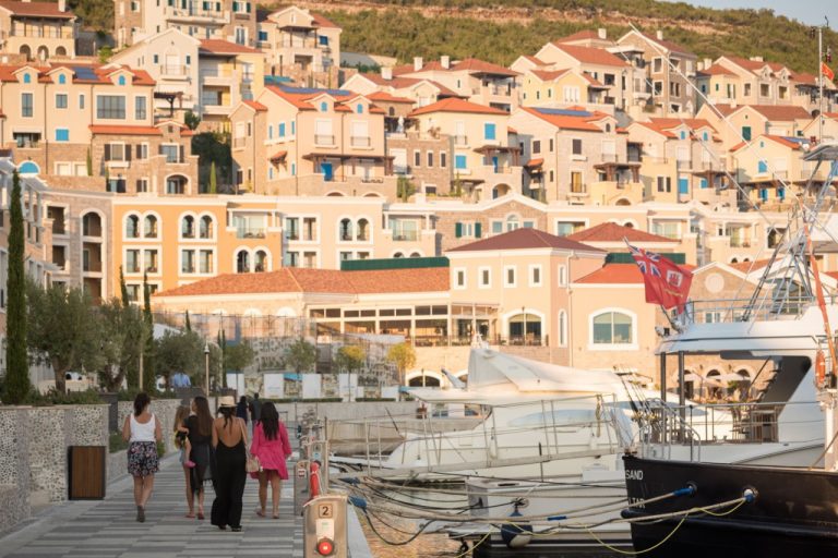 Sajam boja, gastronomije i folklora u Luštici Bay