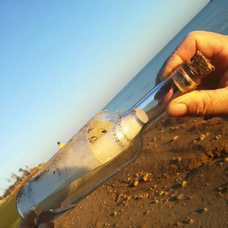 U Italiji na plaži pronađena boca sa stripom iz Herceg Novog