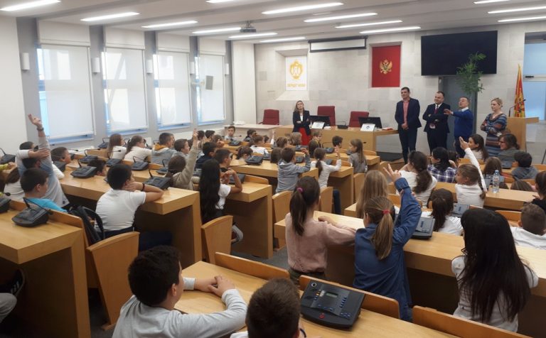 Osnovci gosti Opštine i Službe komunalne policije i inspekcijskog nadzora