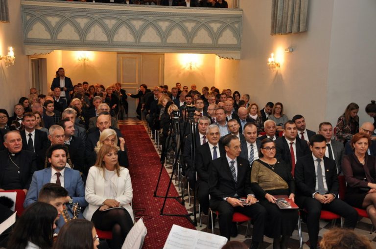 Kotor proslavio Dan opštine 21.novembar