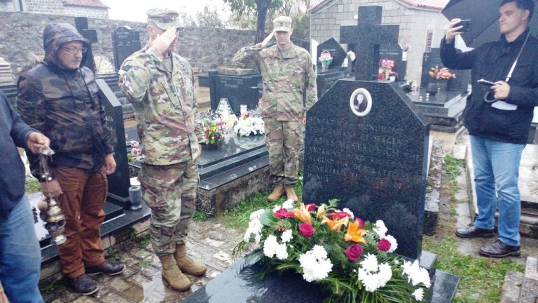 Vojska SAD i vijek nakon pogibije, odaje počast naredniku Joku Džejmu Meštroviću