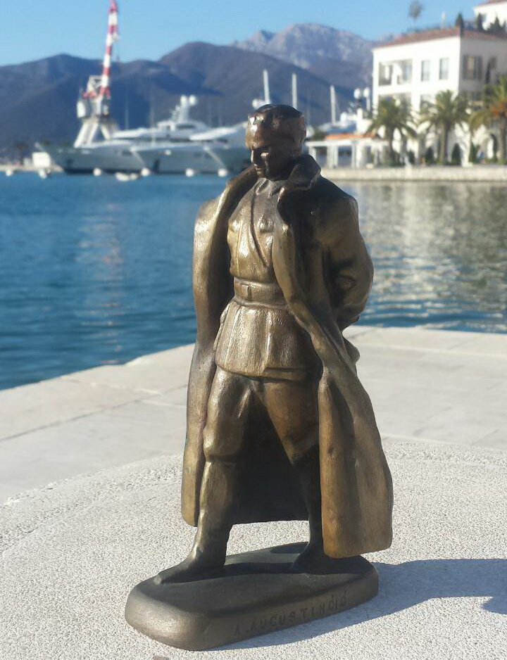 Tivat dobio Titov spomenik