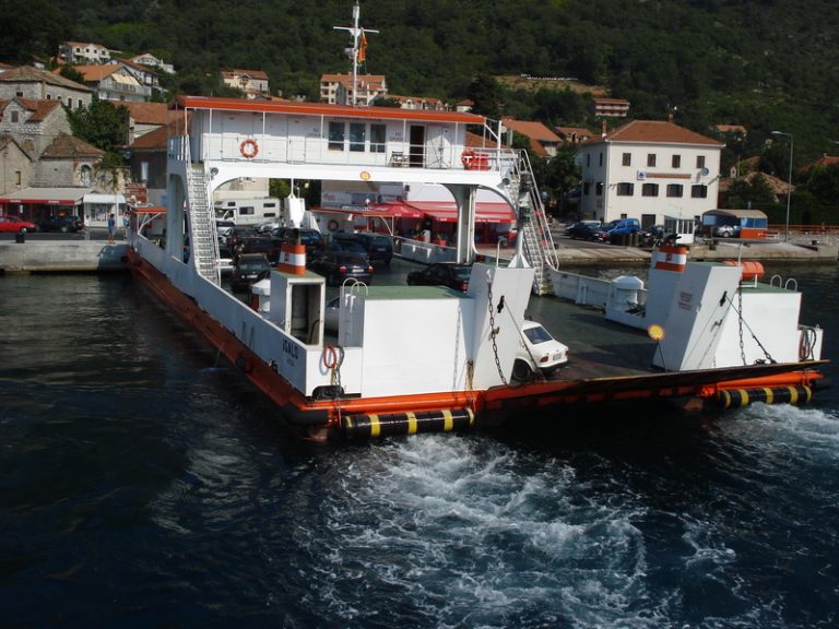 Kartu za trajekt plaća i Hitna pomoć