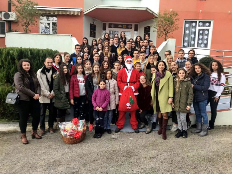 Srednjoškolci pomažu djeci iz doma u Bijeloj