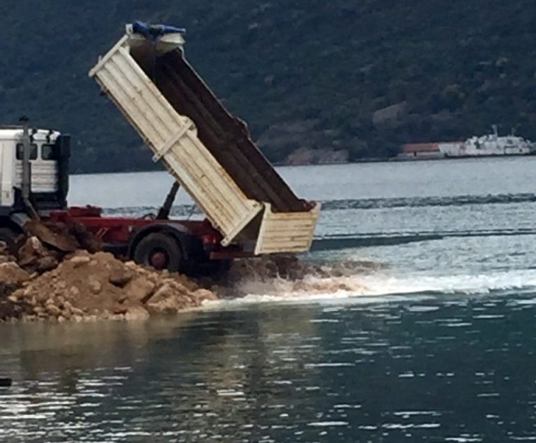 Mještani upozoravaju – nastavlja se nasipanje zemlje u more kod Kumbora