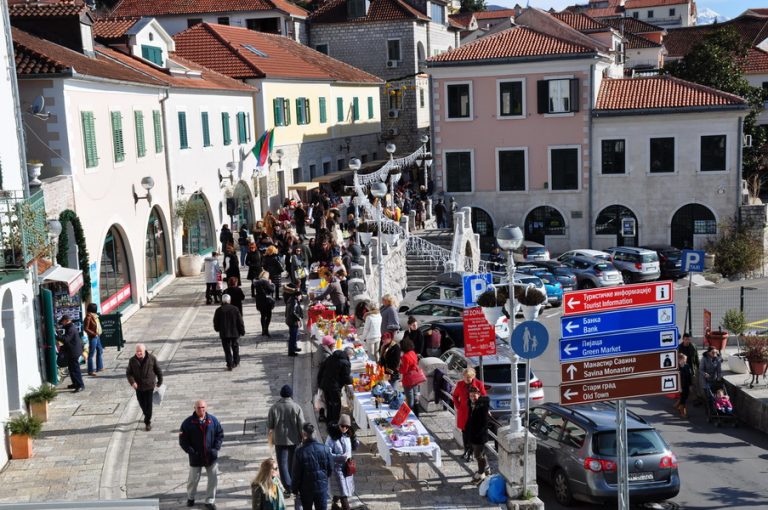 Herceg Novi – Parking servis uvodi novine, androd aplikaciju, parkomat…