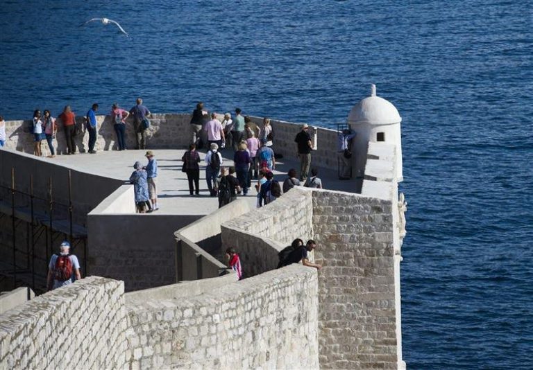 Dubrovnik – Prijatelji starine spašavaju zidine: cijene ulaznica skočile na 27 eura, grupne ukinute