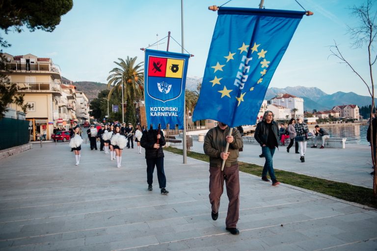 Kotorski karneval abrumavao Budvane i Tivćane