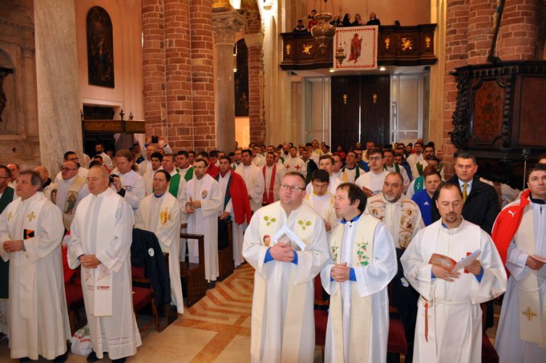 U katedrali Svetog Tripuna nesvakidašnji događaj – Misi prisustvovalo 270 svećenika