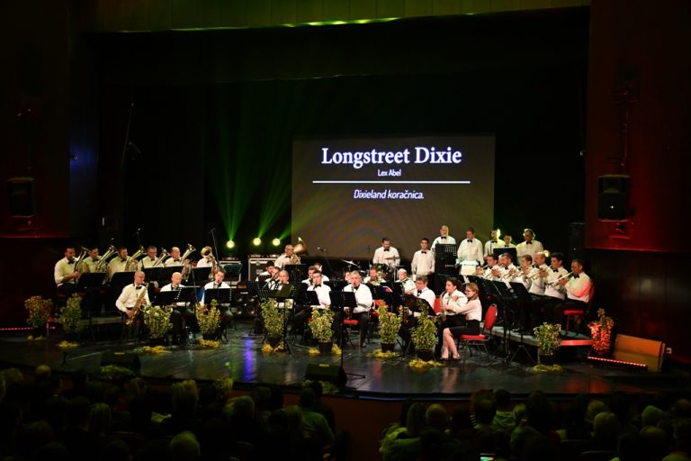 Sjajnim koncertom obilježeno 100 godina Mjesne muzike Đenović