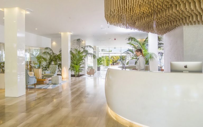 Podaci ministarstva – u hotelima skoro duplo manje turista nego 2019. godine