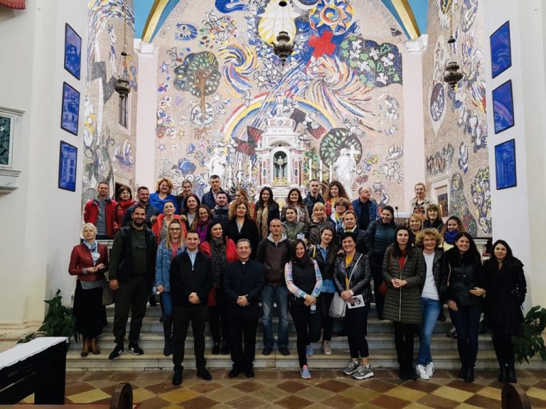 Članovi Udruženja turističkih vodiča CG posjetili crkvu Sv. Eustahija – vjerski turizam nije dovoljno iskorišten