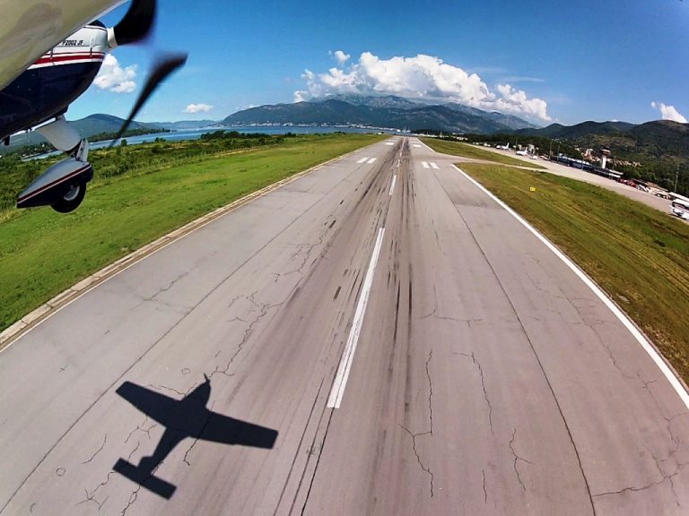 Aerodrom Tivat – danas počinje sanacija piste, rok za saniranje je narednih šest noći