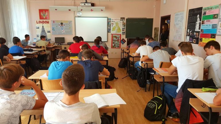 Roditelji nezadovoljni ocjenama u SMŠ „Mladost“ Tivat