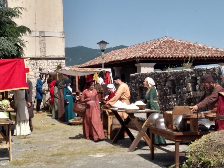 Snimanje filma o osnivanju Herceg Novog „oživjelo“ srednjovjekovnu novsku pjacu