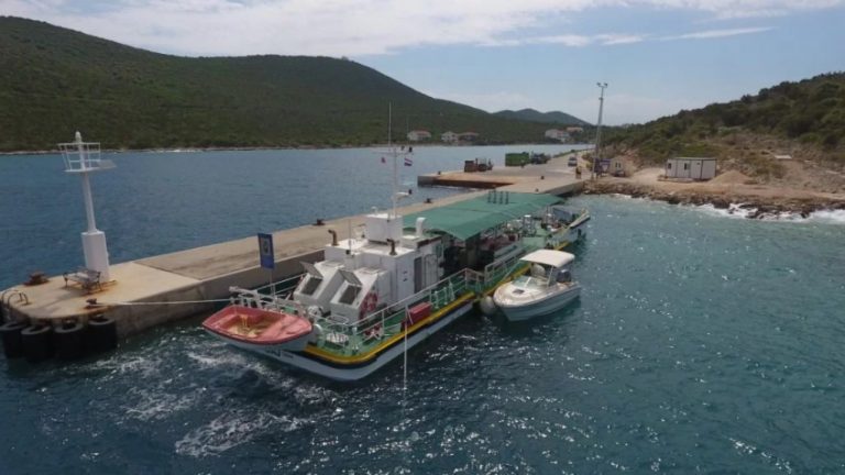 Na otoku Istu otvorena prva plutajuća benzinska stanica na Jadranu