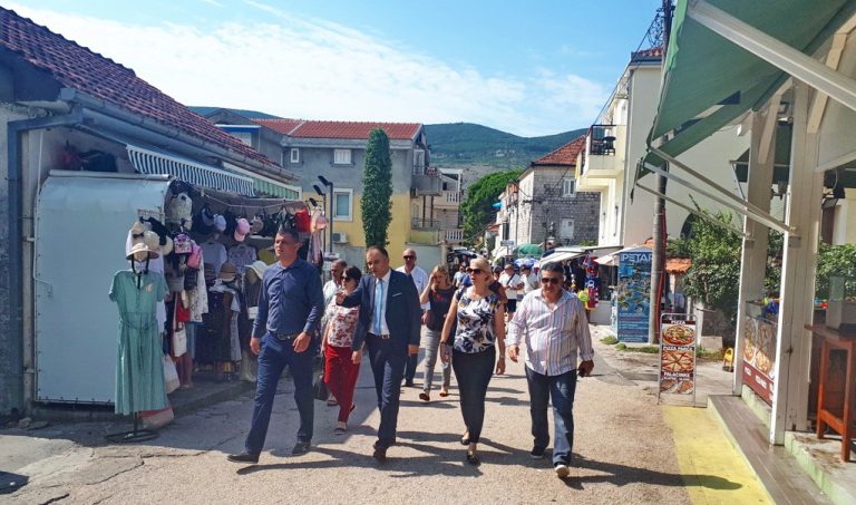 U Igalu uskoro rekonstruisana pijaca i ispostava Građanskog biroa, u najavi rekonstrukcija dijela Šetališta
