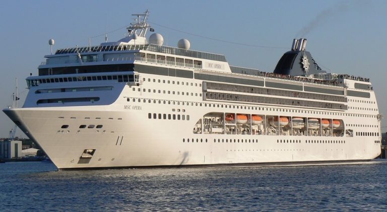 “MSC Opera” na izlazu iz Boke zatražio MEDICO intervenciju i pomoć – hitno evakuisano dijete zbog bolesti