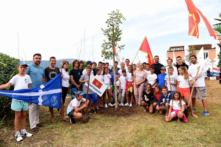 Učesnici 52. Balkanskog prvenstva u jedrenju posadili stabla prijateljstva