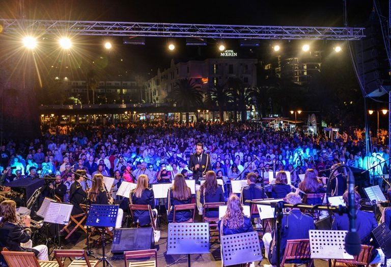 Budva – Duvački orkestri napunili trg ispred Starog grada