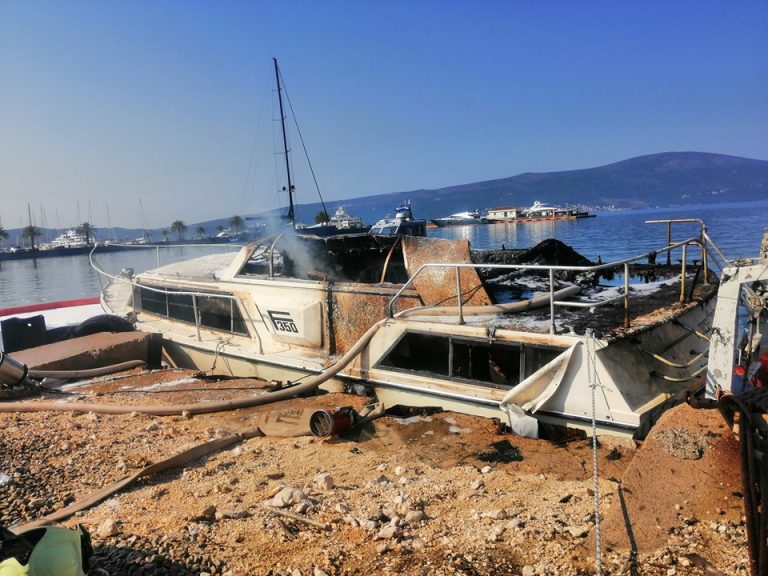 Ugašen požar na jahti, član posade zadobio opekotine prvog stepena