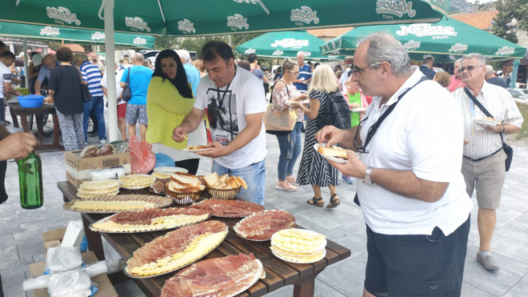 Održana 16. Njeguška trpeza