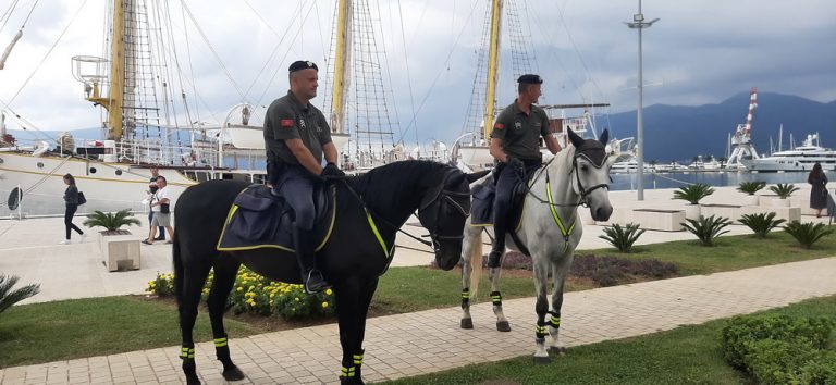 Tivat – povodom Dana unutrašnjih poslova MUP CG predstavio opremu i naoružanje