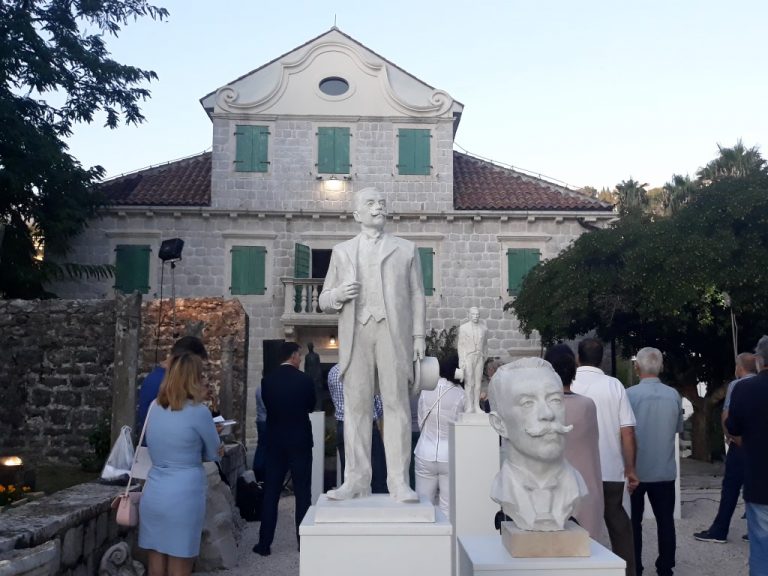“Mirku Komnenoviću u čast”: Za dostojno sjećanje i vjerodostojan prikaz lika legende Herceg-Novog