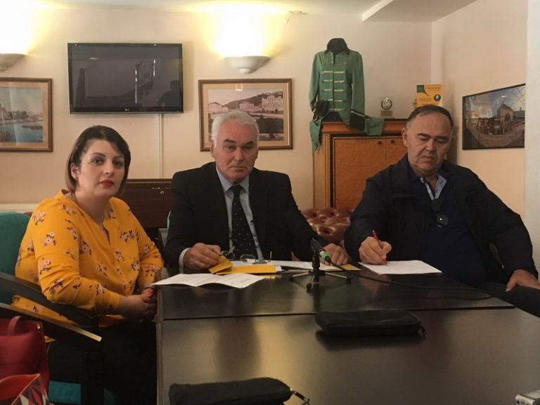 Bivši radnici kompanije Vektra Boka , njihov pravni zastupnik i NVO tvrde da se ubrzava nezakonita otimačina imovine