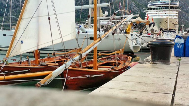 Uče jedriti na drvenim barkama, kroz realizaciju projekta “CattaroSail”