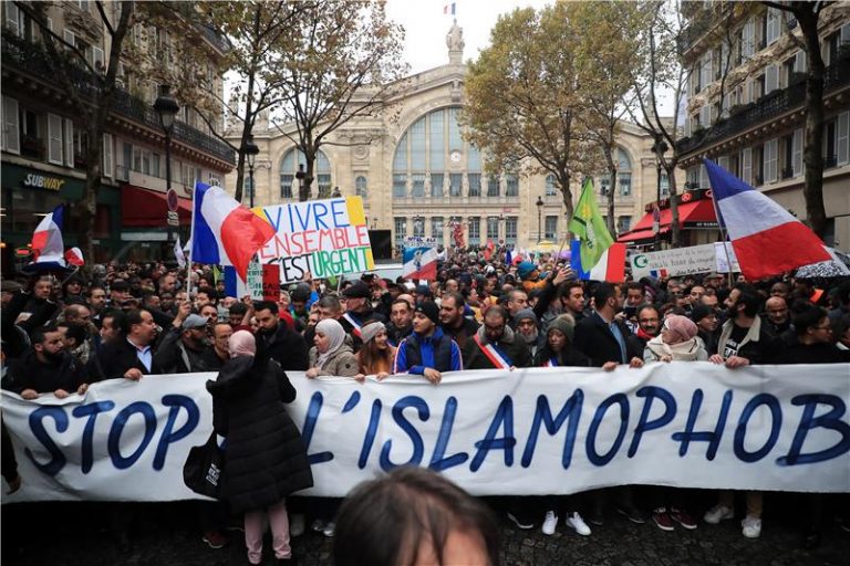 U Francuskoj hiljade protestanata protiv islamofobije