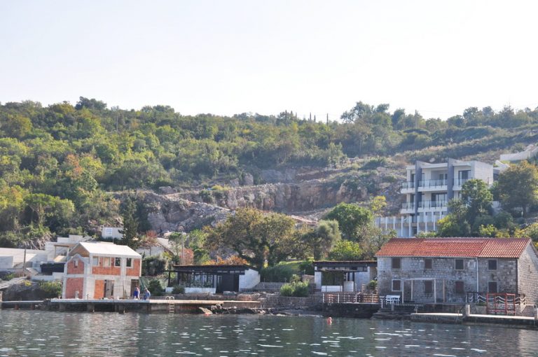 Tivat – čekajući Vladu, prolongiraju stare planove