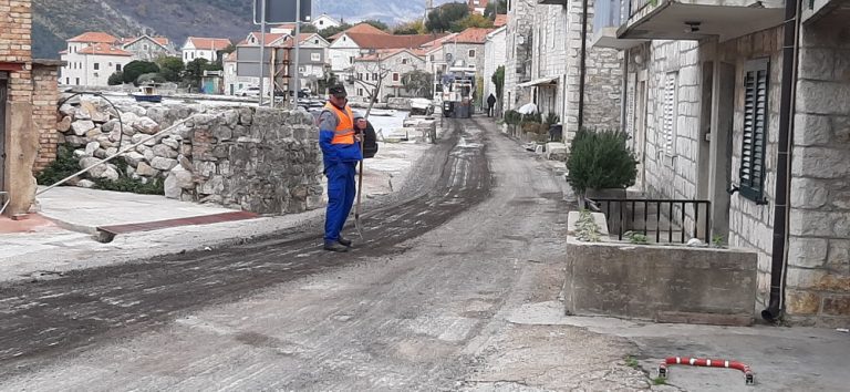Tivat – radovi na sanaciji lokalnih puteva u vrijednosti od 800.000 eura