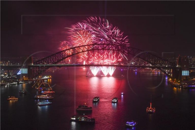 Sydney ušao u 2020. spektakularnim vatrometom usprkos požarima