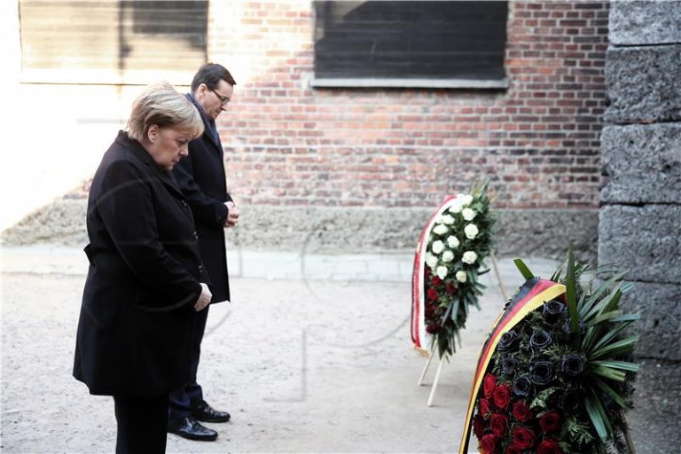 Merkel u Auschwitzu: sjećanje na nacističke zločine neodvojivo od njemačkog identiteta