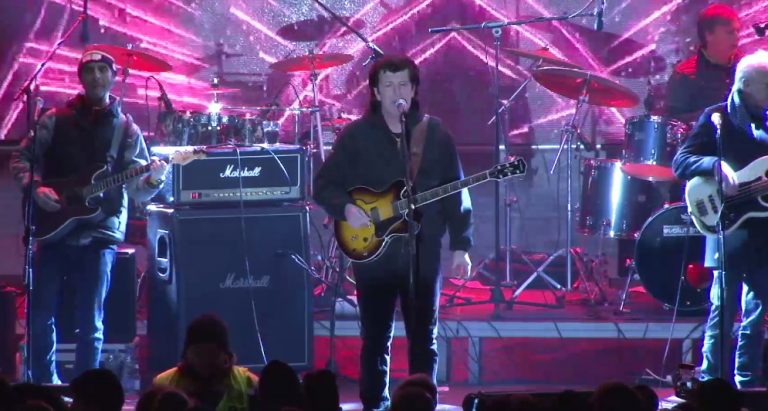 “Rock New Year” – Bajaga i Hladno pivo zabavljali Kotorane i goste
